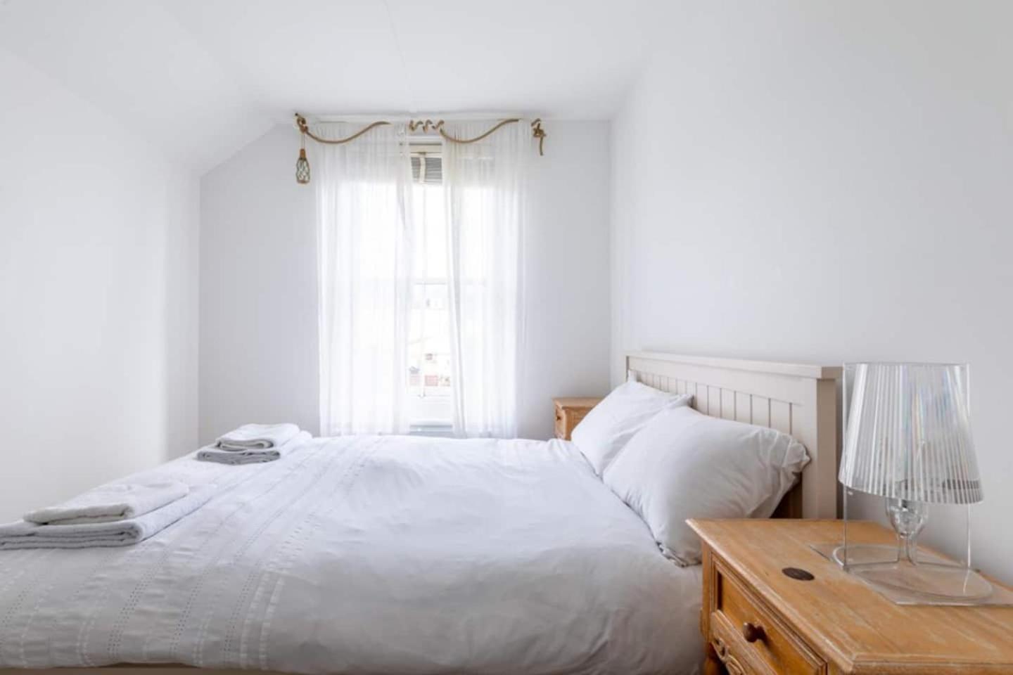 Вилла York House Уитстабл Экстерьер фото